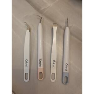Cricut Essential Vinyl Tool Set Of 4 Piece